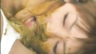 Japanese babe smearing crap with her mouth