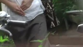 Japanese lady caught pooping outdoor