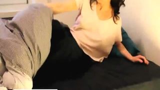 Amateur brunette shitting diarheea