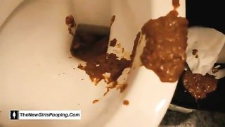 Amateur brunette shitting diarheea