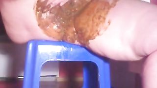 Hot amateur girlfriend smearing a mix of scat