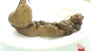 Japanese babe examined her own shit