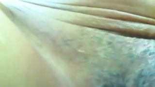 Cam girl pooping while pumping her pussy