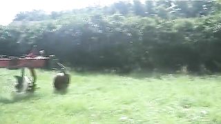 Horny woman decides to take a shit outdoor