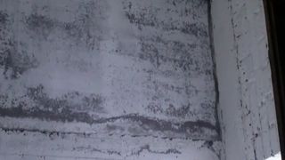 Hidden camera caught a sexy model pooping