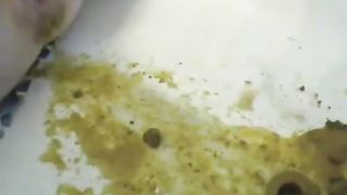 Yellow diarheea with pressure in bathtub