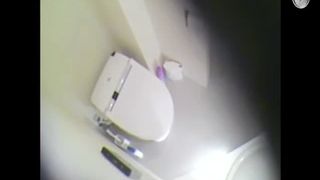 Double view of a fatty pooping