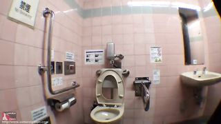 Hot girl pooping in unique way