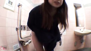 Hot girl pooping in unique way