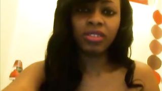 Dirty ebony slut wiping her dirty asshole