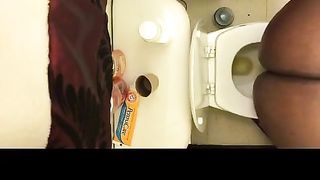 Black diva eating pasta and pooping after that