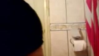 Fat girl rubbing poop on her face