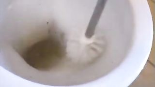 BBW girl wiping her ass