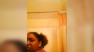 Ebony girl records herself shitting