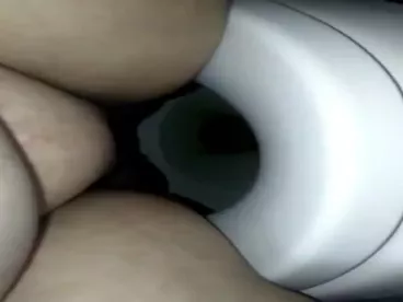 BBW girl shitting in toilet