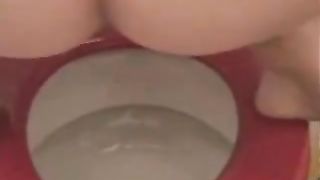 Amateur blonde girl shitting