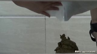 Spying on a Chinese woman that's pooping