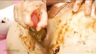 Scat girl showing intense anal prolapse