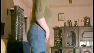 Amateur babe shitting slowly for us