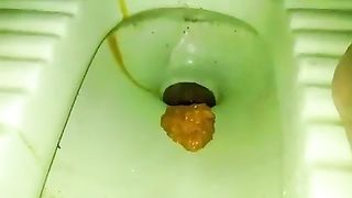 Hot babe shitting and peeing