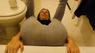 18 year old did a mess in her pants