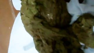 College teen shitting on her belly