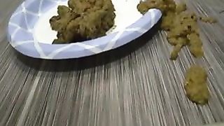 Pierced babe peeing and pooping slowly