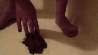 Chubby babe tasting her own shit